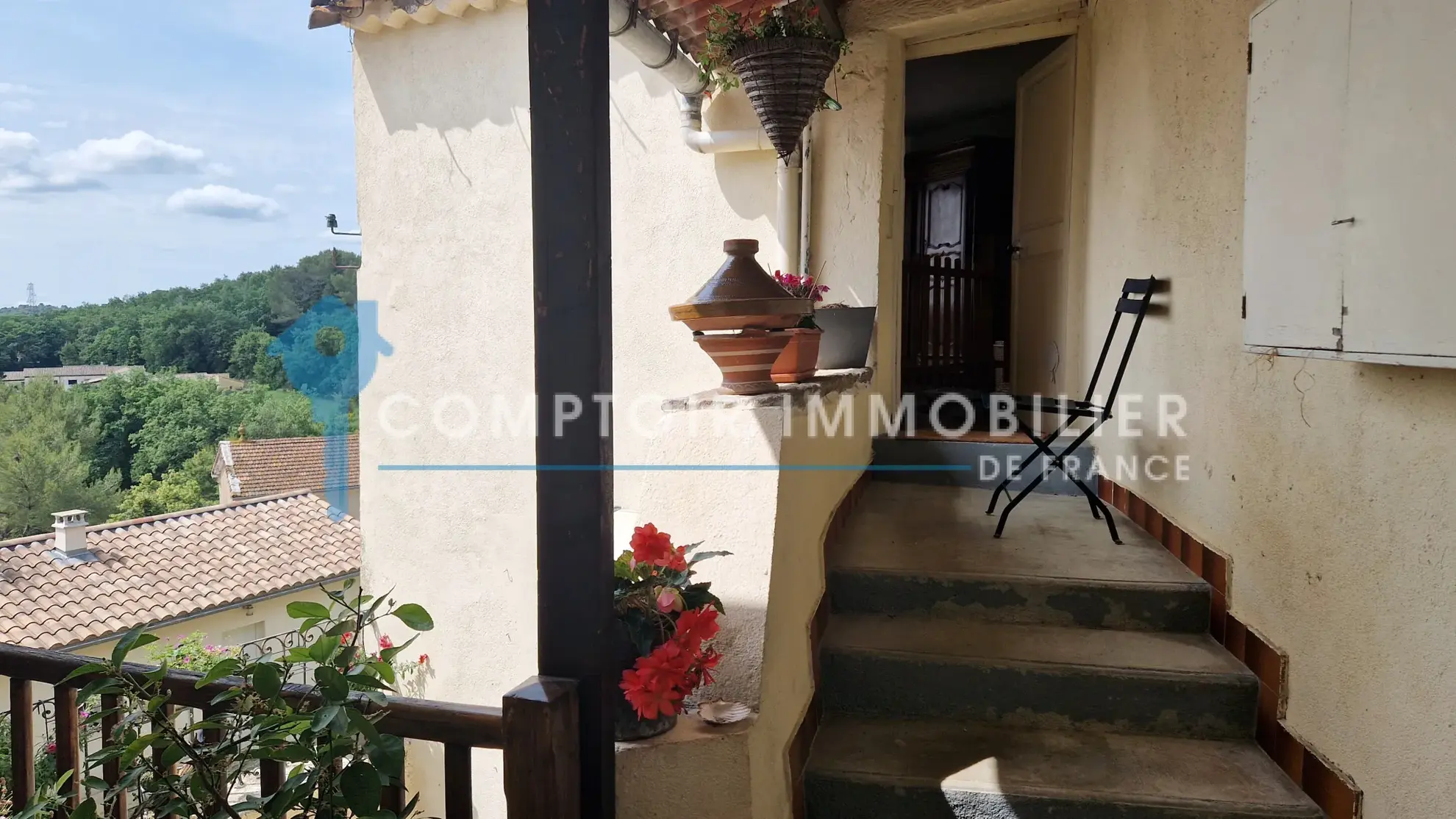 Belle maison de village avec dépendance et vue dans le Gard 