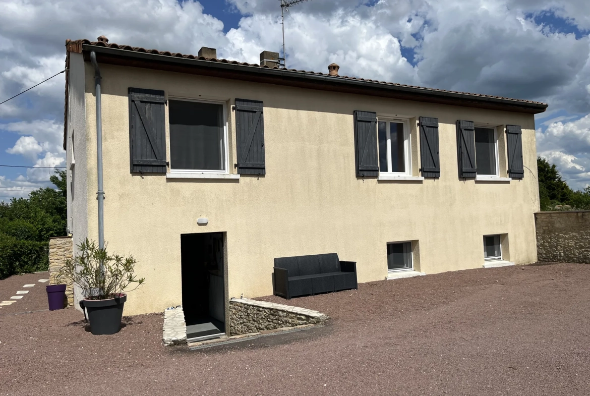 Maison 7 pièces de 160 m² avec grand jardin proche Thouars 