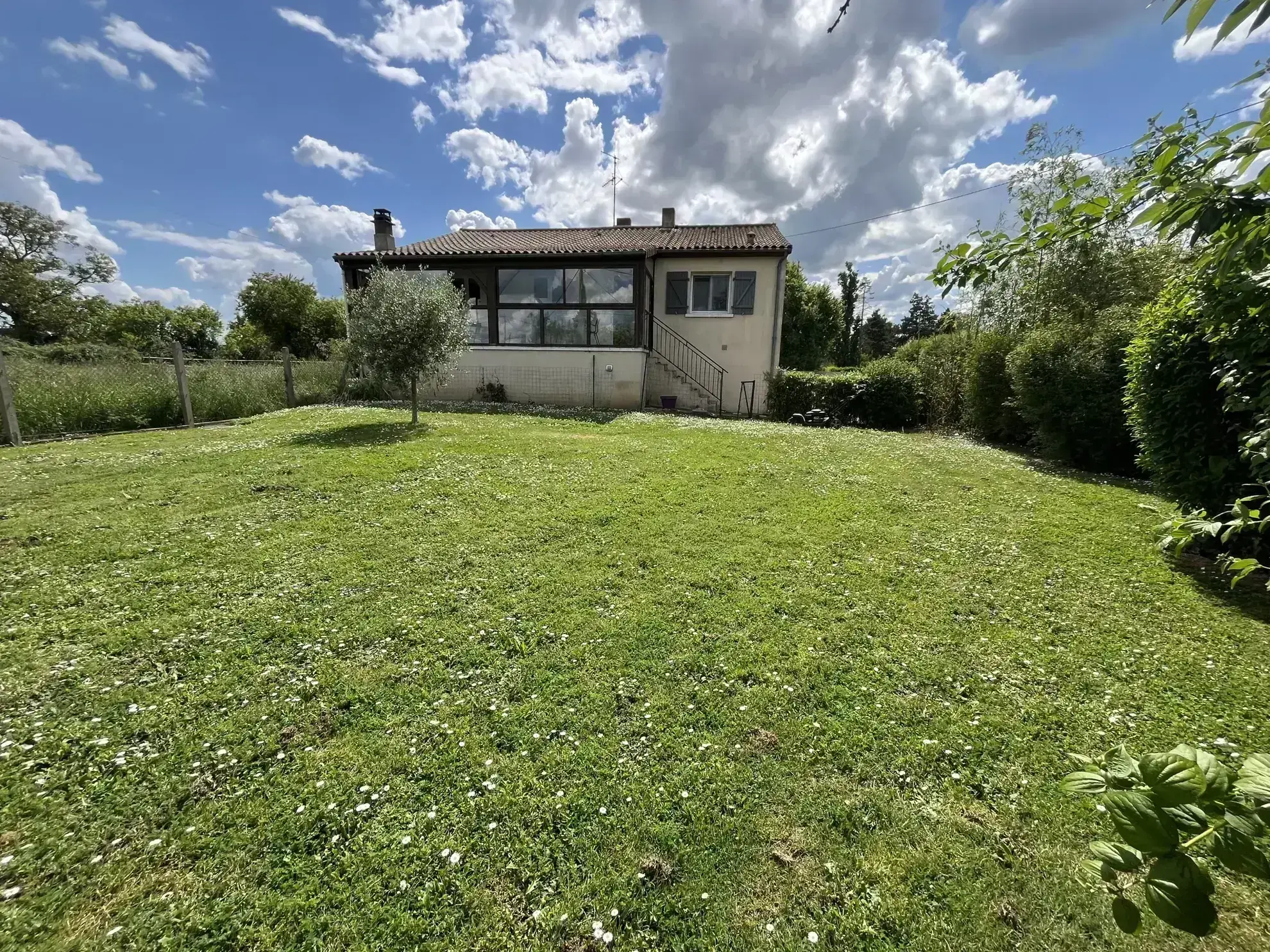Maison 7 pièces de 160 m² avec grand jardin proche Thouars 
