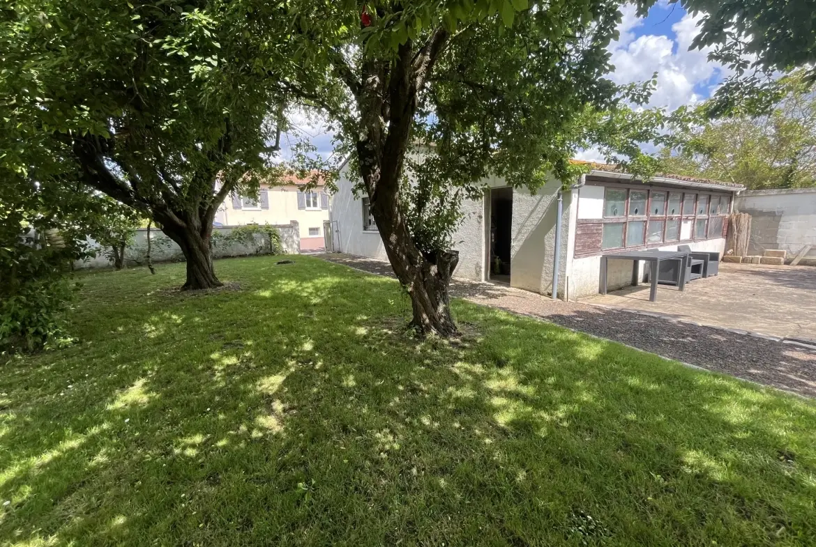 Maison 7 pièces de 160 m² avec grand jardin proche Thouars 