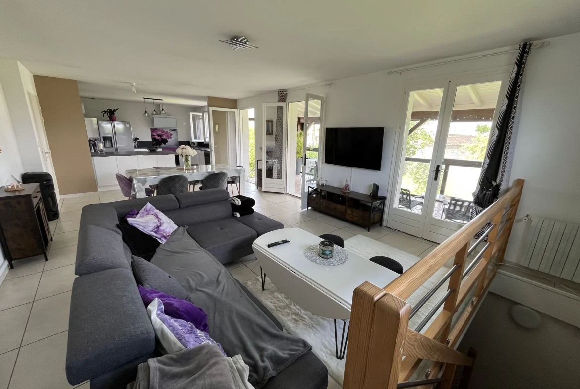 Maison 7 pièces de 160 m² avec grand jardin proche Thouars 