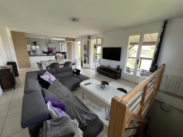 Maison 7 pièces de 160 m² avec grand jardin proche Thouars