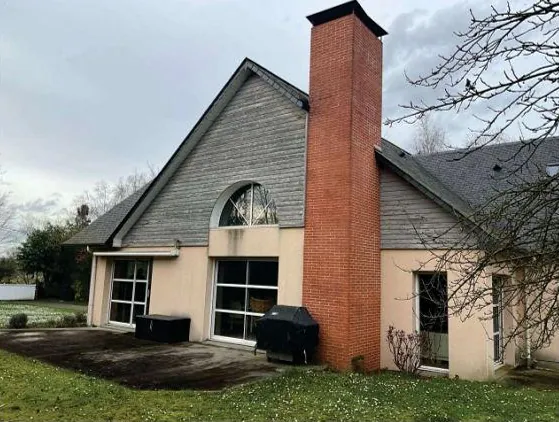 Spacieuse maison T7 à Quevillon avec jardin et 6 chambres en vente aux enchères 