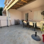 Villa mitoyenne à Poggio Mezzana à 300m de la plage avec jardin et 2 chambres