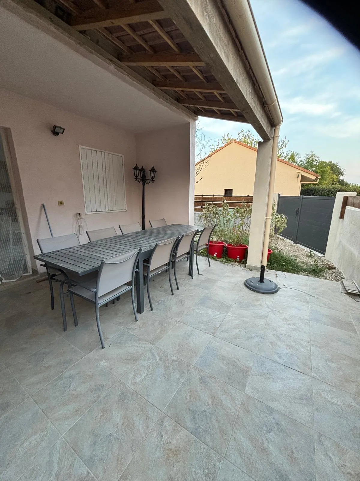 Villa mitoyenne à Poggio Mezzana à 300m de la plage avec jardin et 2 chambres 
