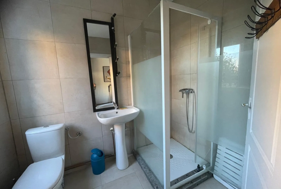 Villa mitoyenne à Poggio Mezzana à 300m de la plage avec jardin et 2 chambres 