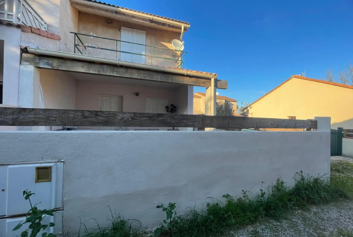 Villa mitoyenne à Poggio Mezzana à 300m de la plage avec jardin et 2 chambres 