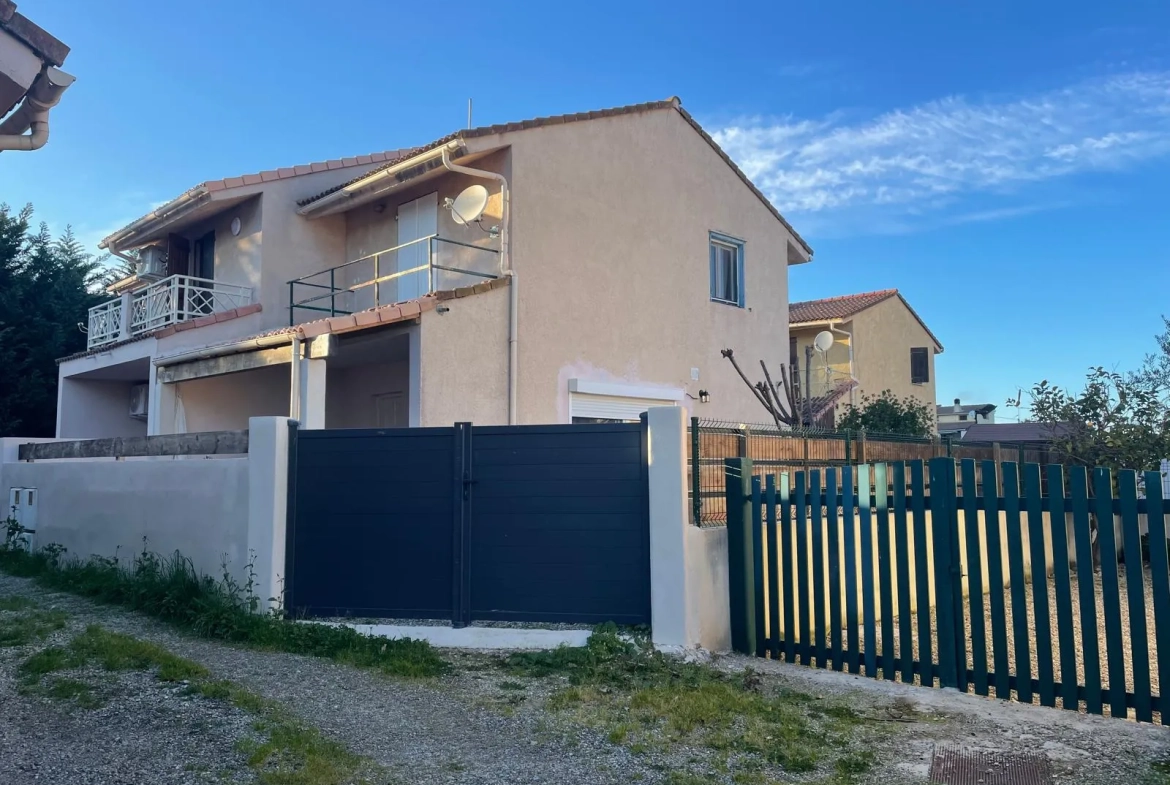 Villa mitoyenne à Poggio Mezzana à 300m de la plage avec jardin et 2 chambres 