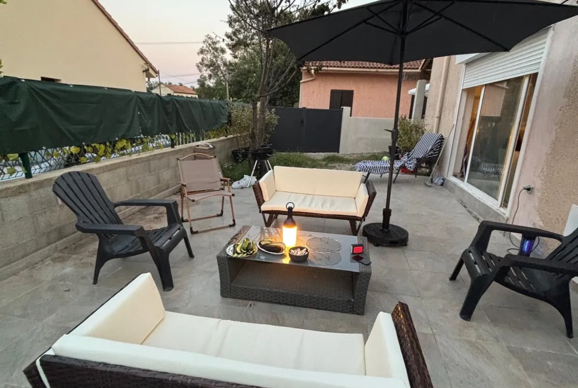 Villa mitoyenne à Poggio Mezzana à 300m de la plage avec jardin et 2 chambres 