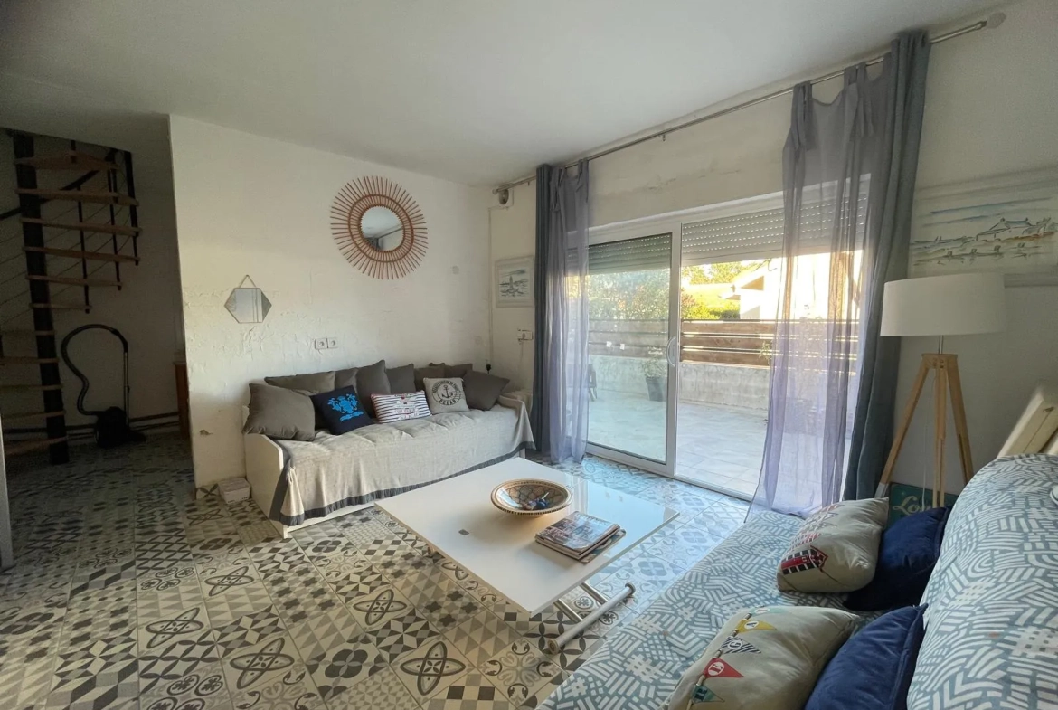 Villa mitoyenne à Poggio Mezzana à 300m de la plage avec jardin et 2 chambres 