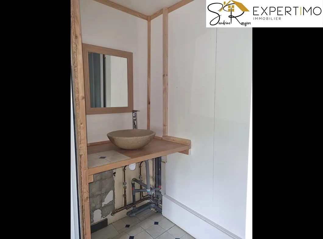 Charmante maison avec dépendances et grand terrain à Servant (63560) 