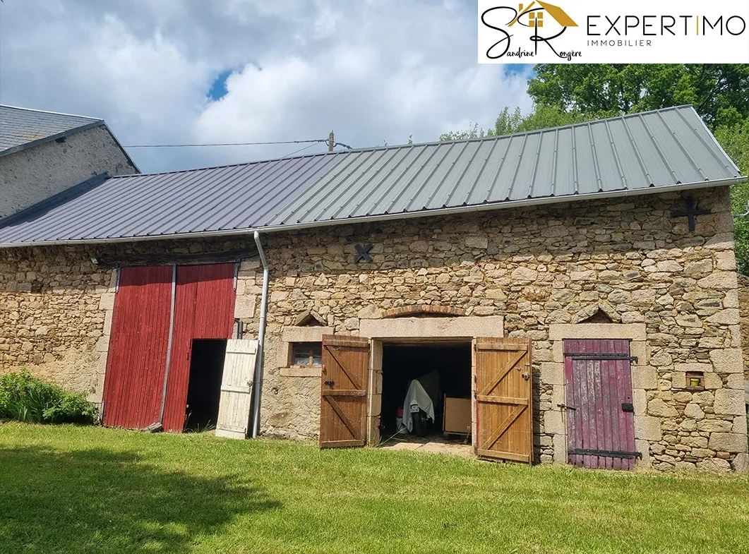 Charmante maison avec dépendances et grand terrain à Servant (63560) 