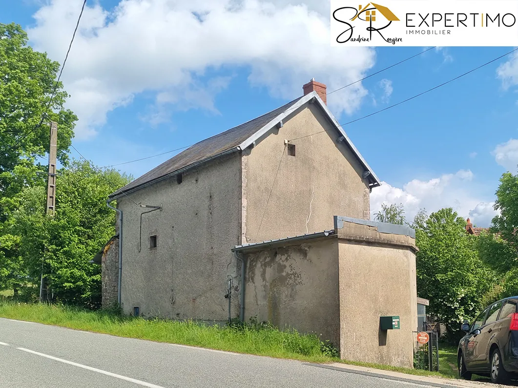 Charmante maison avec dépendances et grand terrain à Servant (63560) 