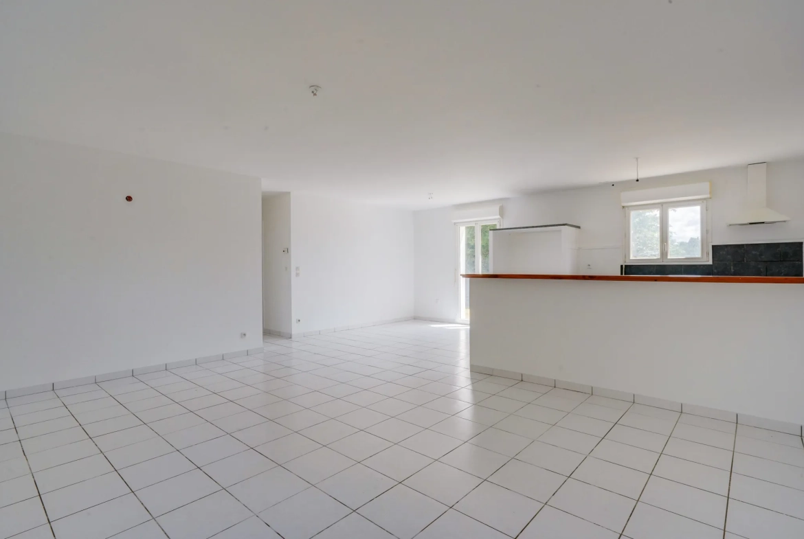 Maison 3 chambres avec garage et terrasse à Plassac à vendre 