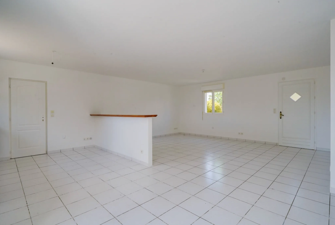 Maison 3 chambres avec garage et terrasse à Plassac à vendre 