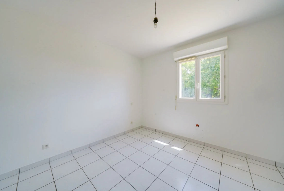 Maison 3 chambres avec garage et terrasse à Plassac à vendre 