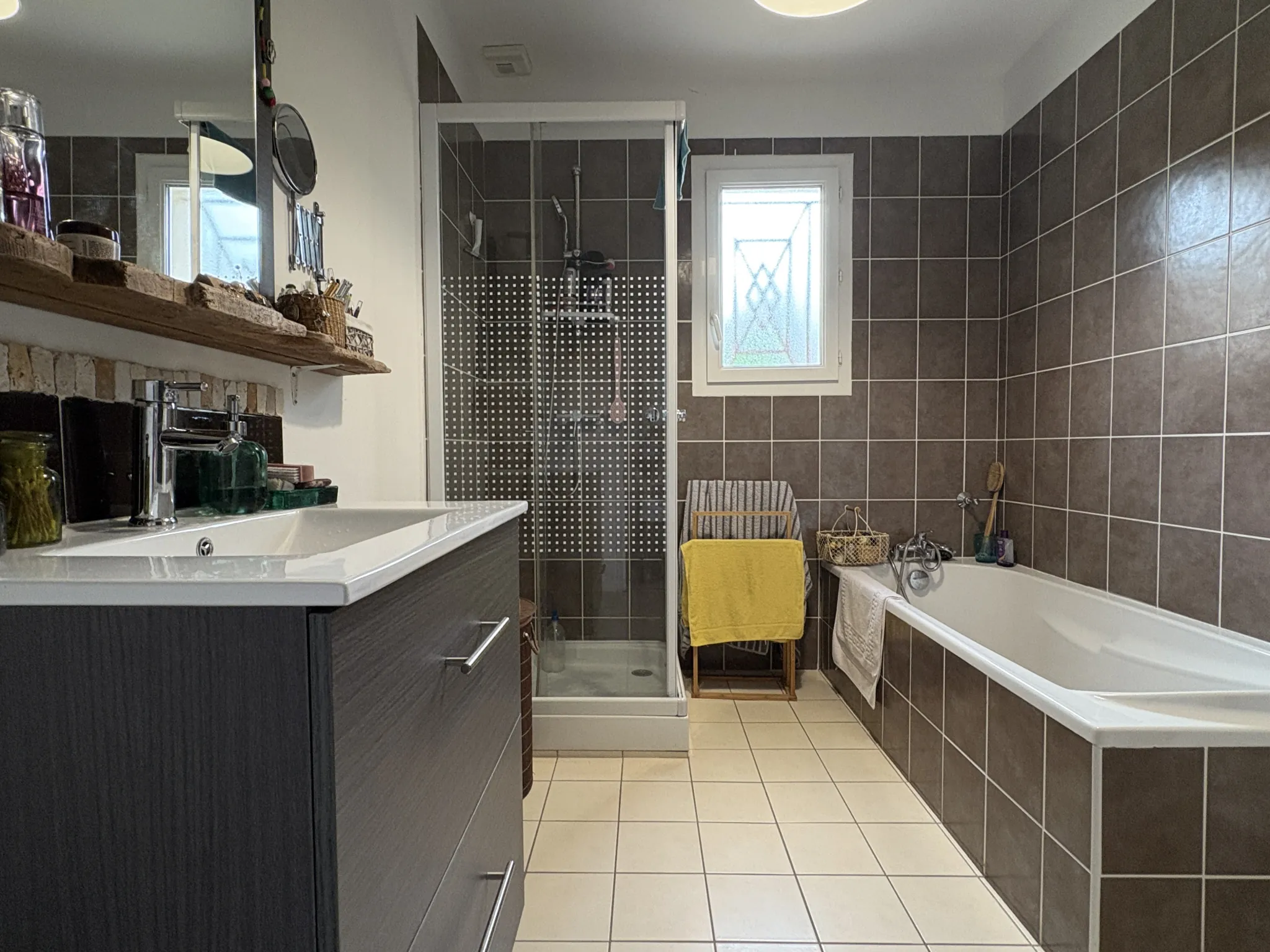 Maison 3 chambres à vendre à Sauternes, calme et lumineuse avec jardin et garage 
