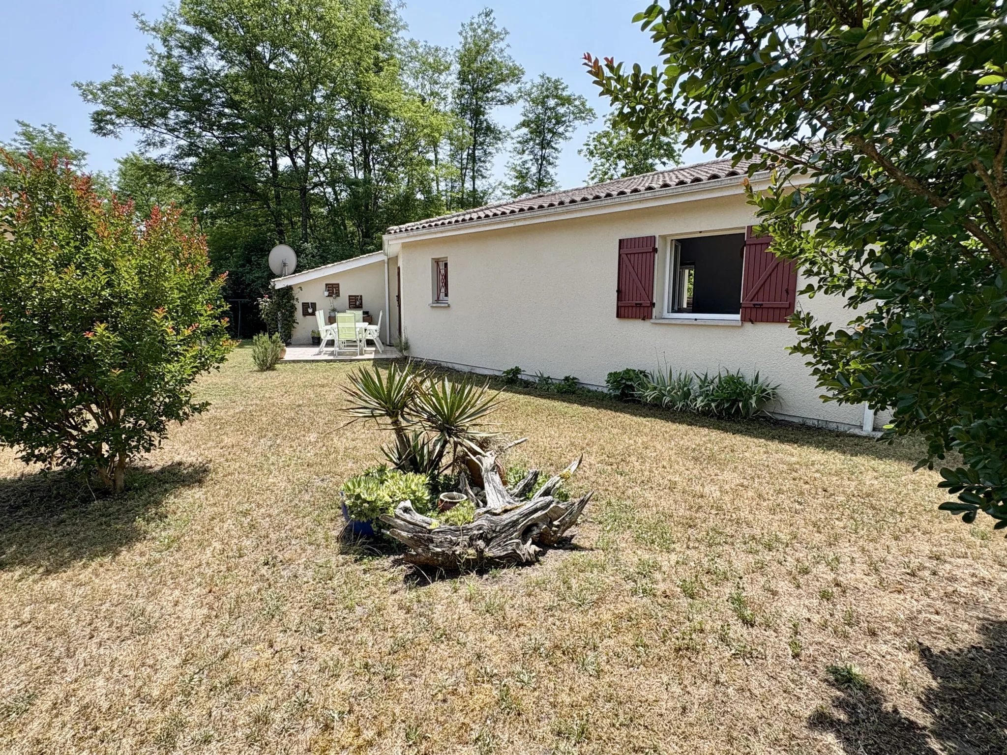 Maison à vendre à Sauternes avec 3 chambres, terrasse et garage près de Langon 