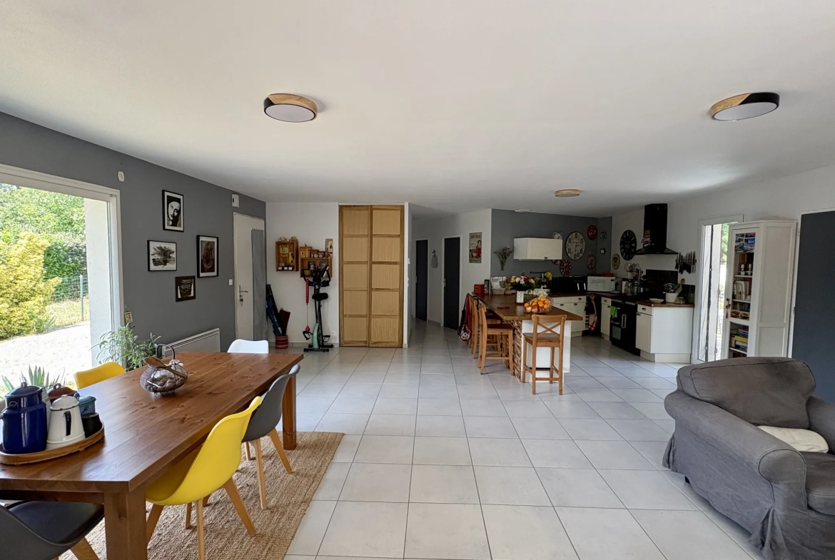 Maison à vendre à Sauternes avec 3 chambres, terrasse et garage près de Langon 