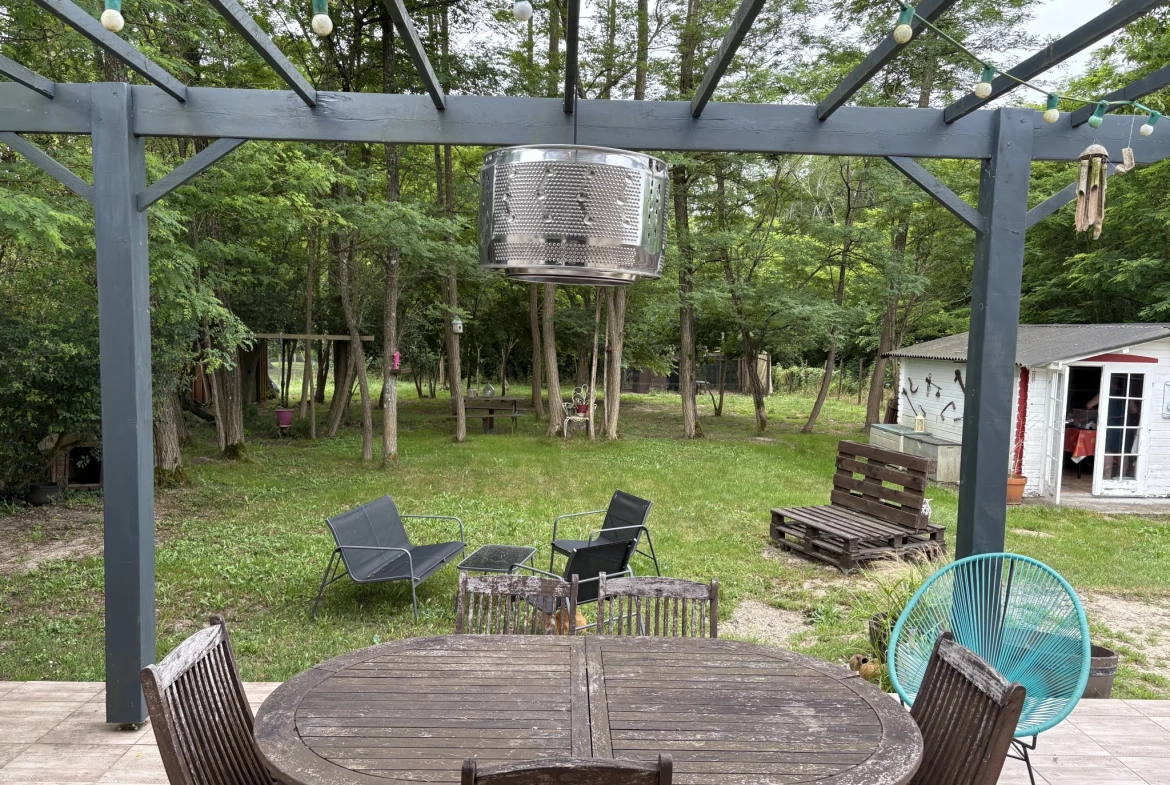 Maison 3 chambres à vendre à Sauternes, calme et lumineuse avec jardin et garage 
