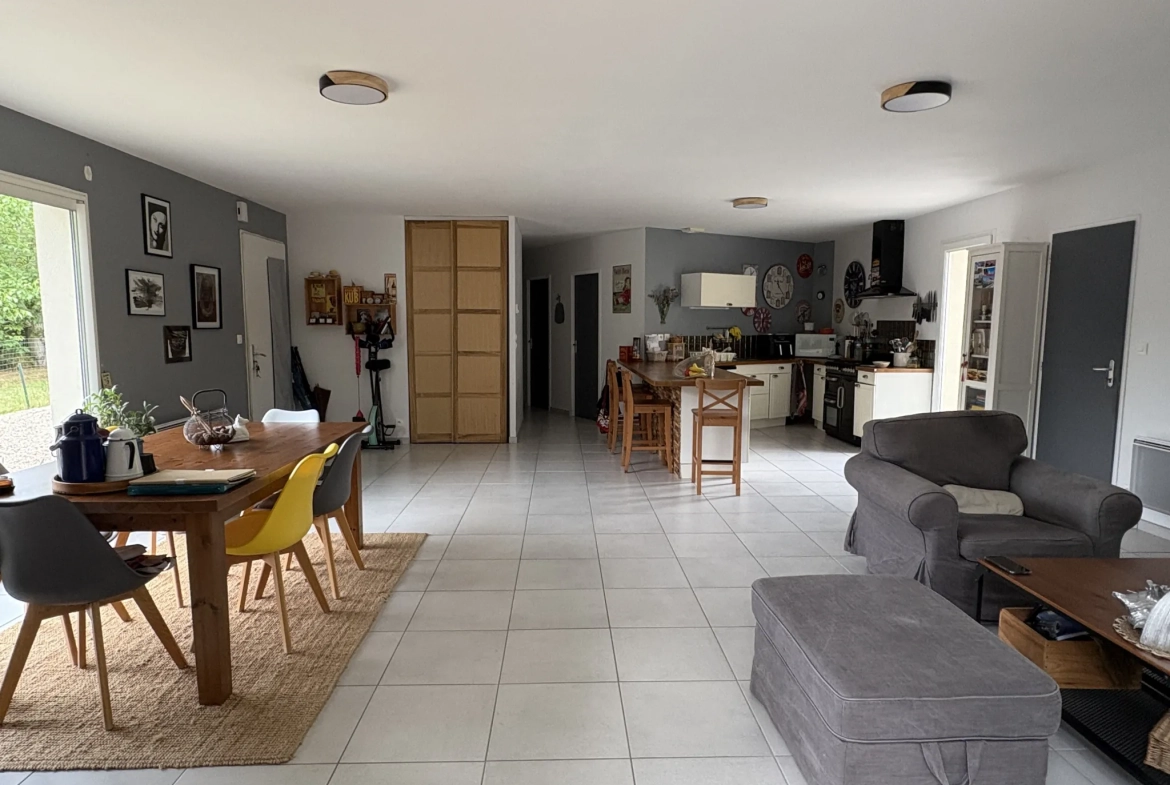 Maison 3 chambres à vendre à Sauternes, calme et lumineuse avec jardin et garage 