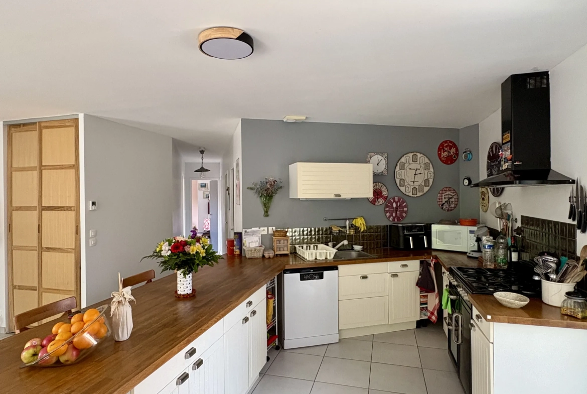 Maison à vendre à Sauternes avec 3 chambres, terrasse et garage près de Langon 