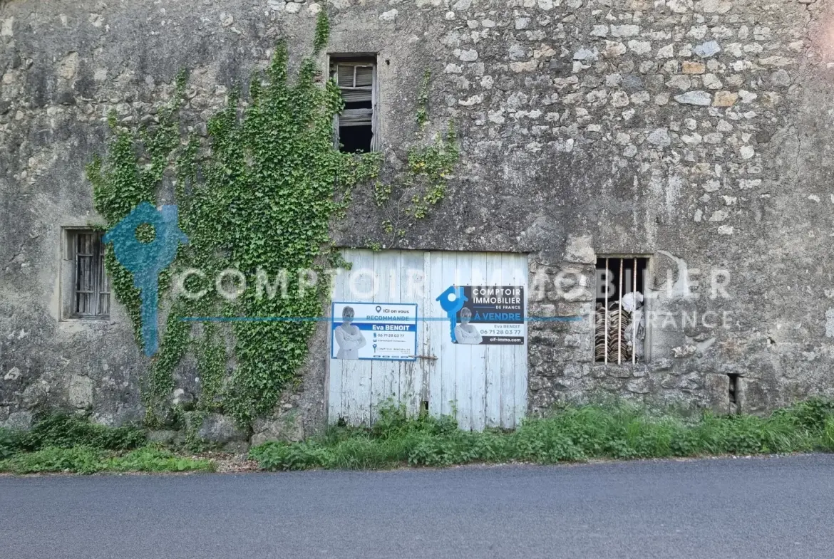 Grange en pierre à Montpezat-sous-Bauzon, terrain de 2835 m², à rénover pour votre projet immobilier 