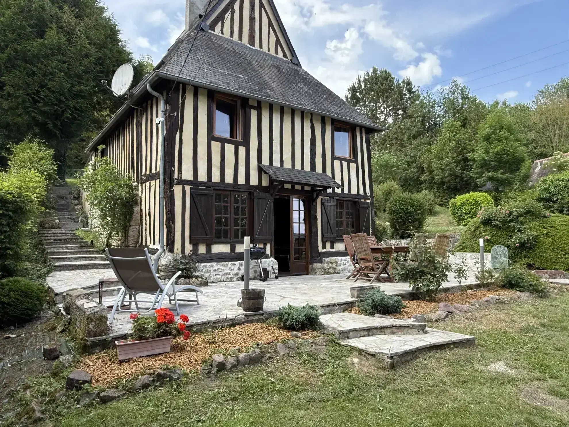 Charmante maison de caractère avec vue campagne à Guerquesalles 