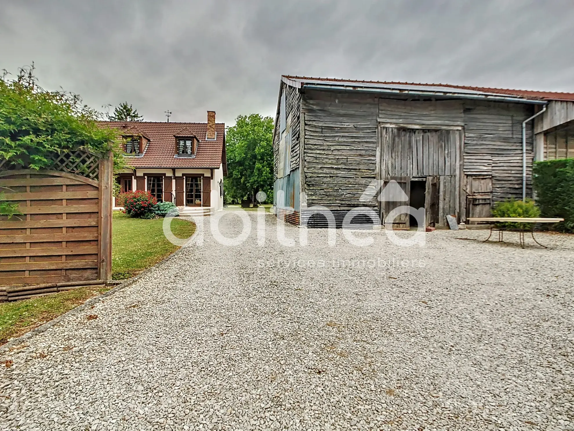 Charmante maison à Piney de 131 m² avec grands espaces et panneaux solaires 