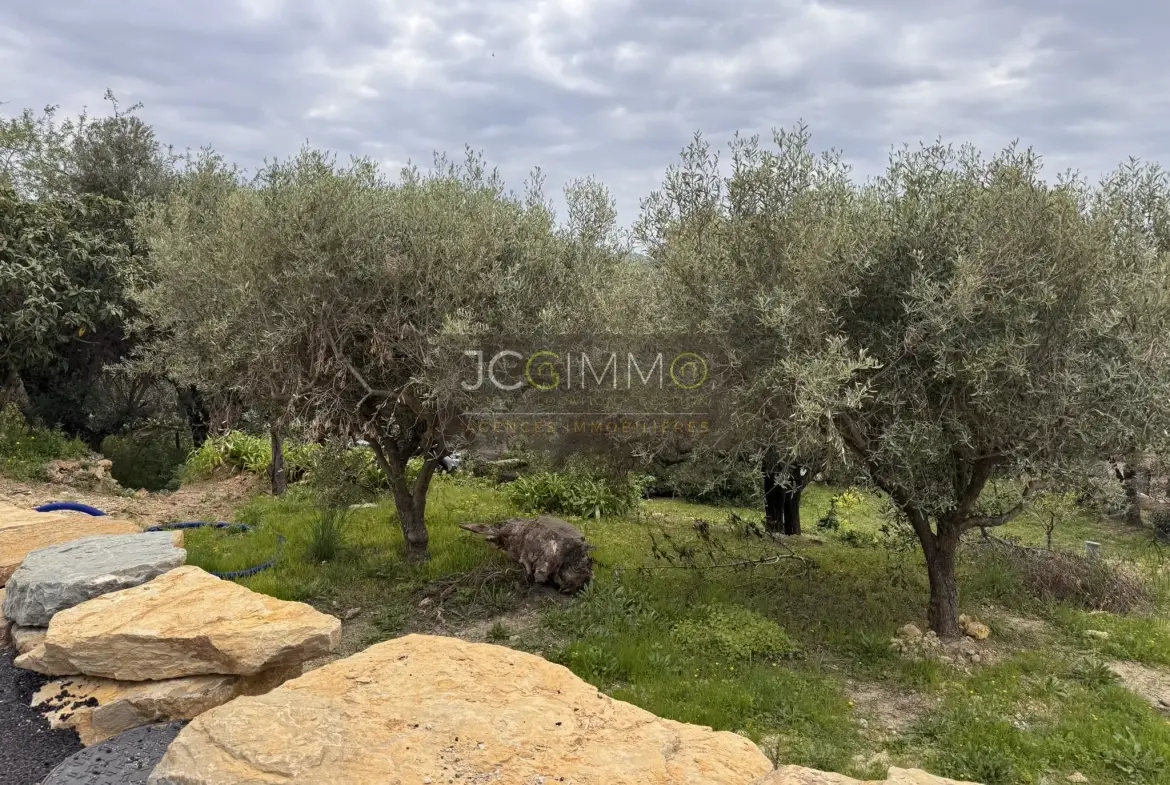 Terrain constructible de 500 m² à Ollioules, emplacement privilégié 