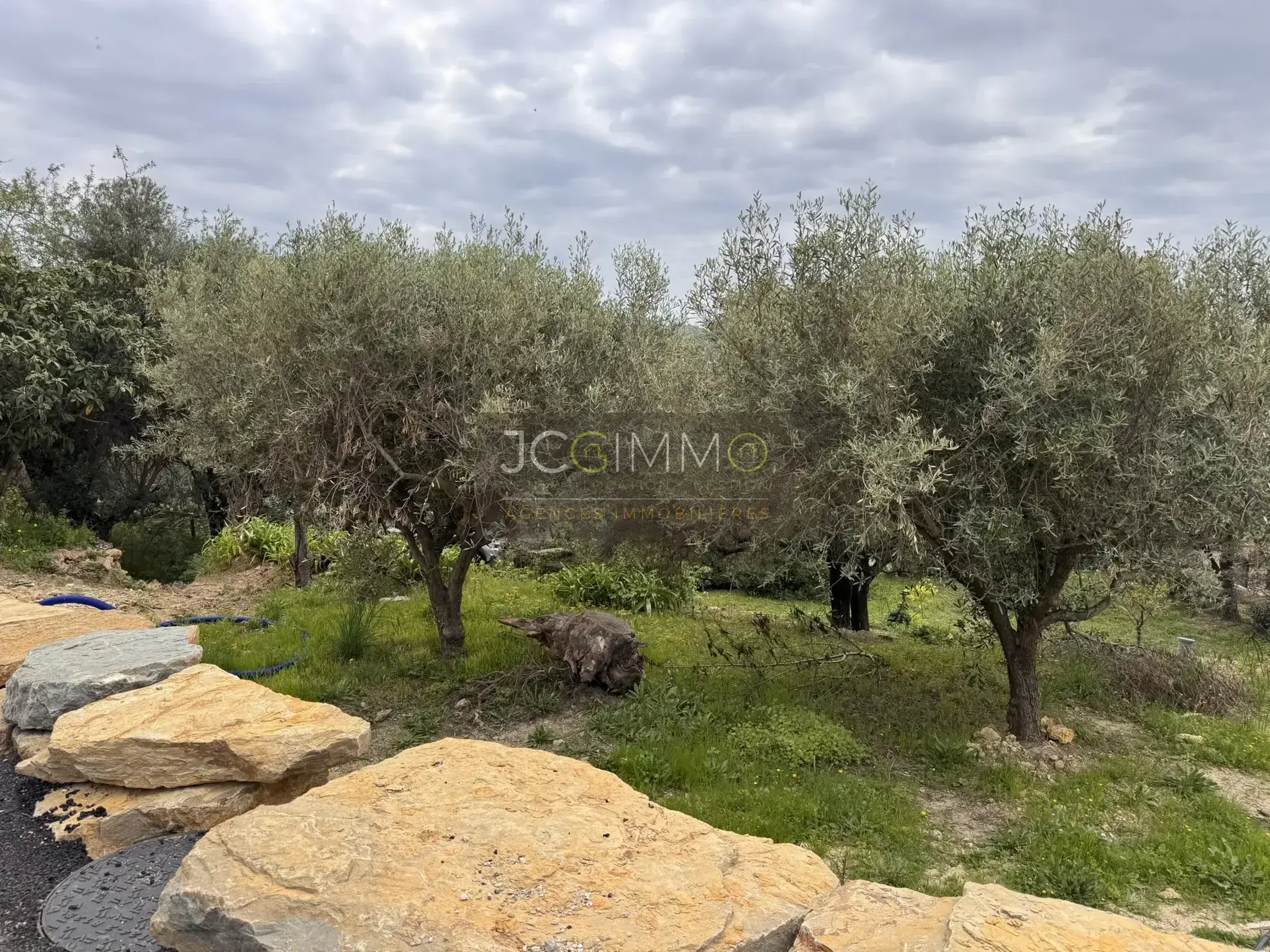 Terrain constructible de 500 m² à Ollioules, emplacement privilégié 