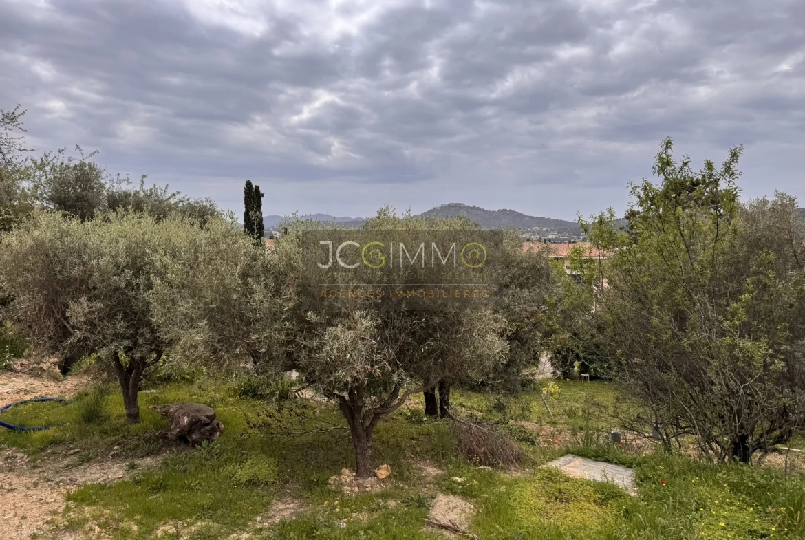 Terrain constructible de 500 m² à Ollioules, emplacement privilégié 