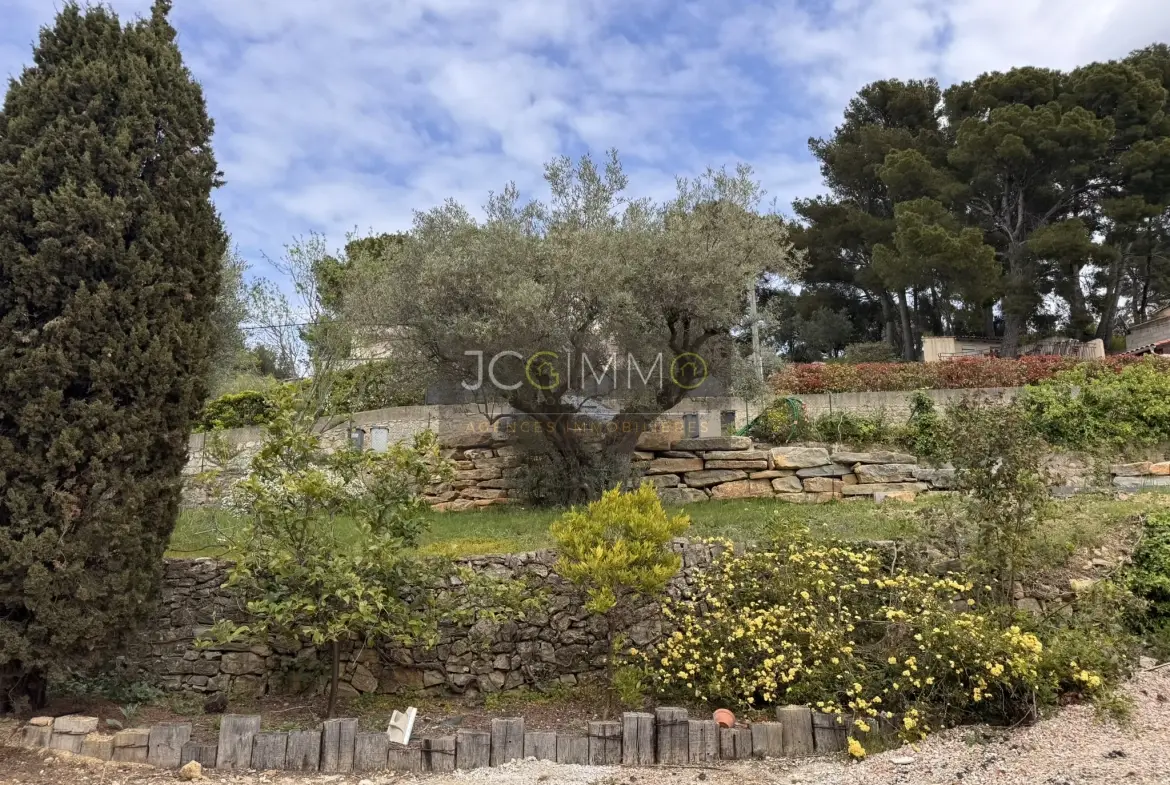 Terrain constructible de 500 m² à Ollioules, emplacement privilégié 