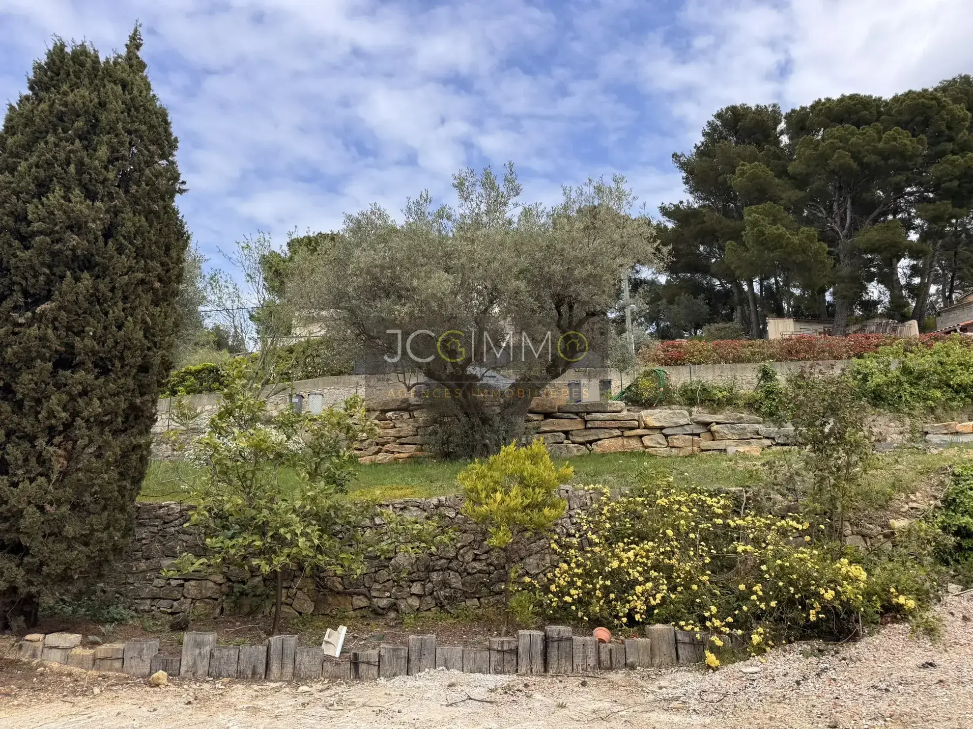 Terrain constructible de 500 m² à Ollioules, emplacement privilégié 