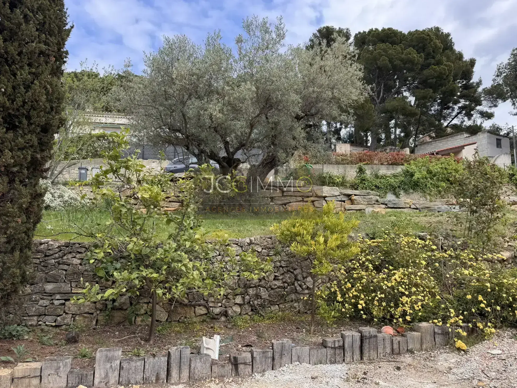 Terrain constructible de 500 m² à Ollioules, emplacement privilégié 