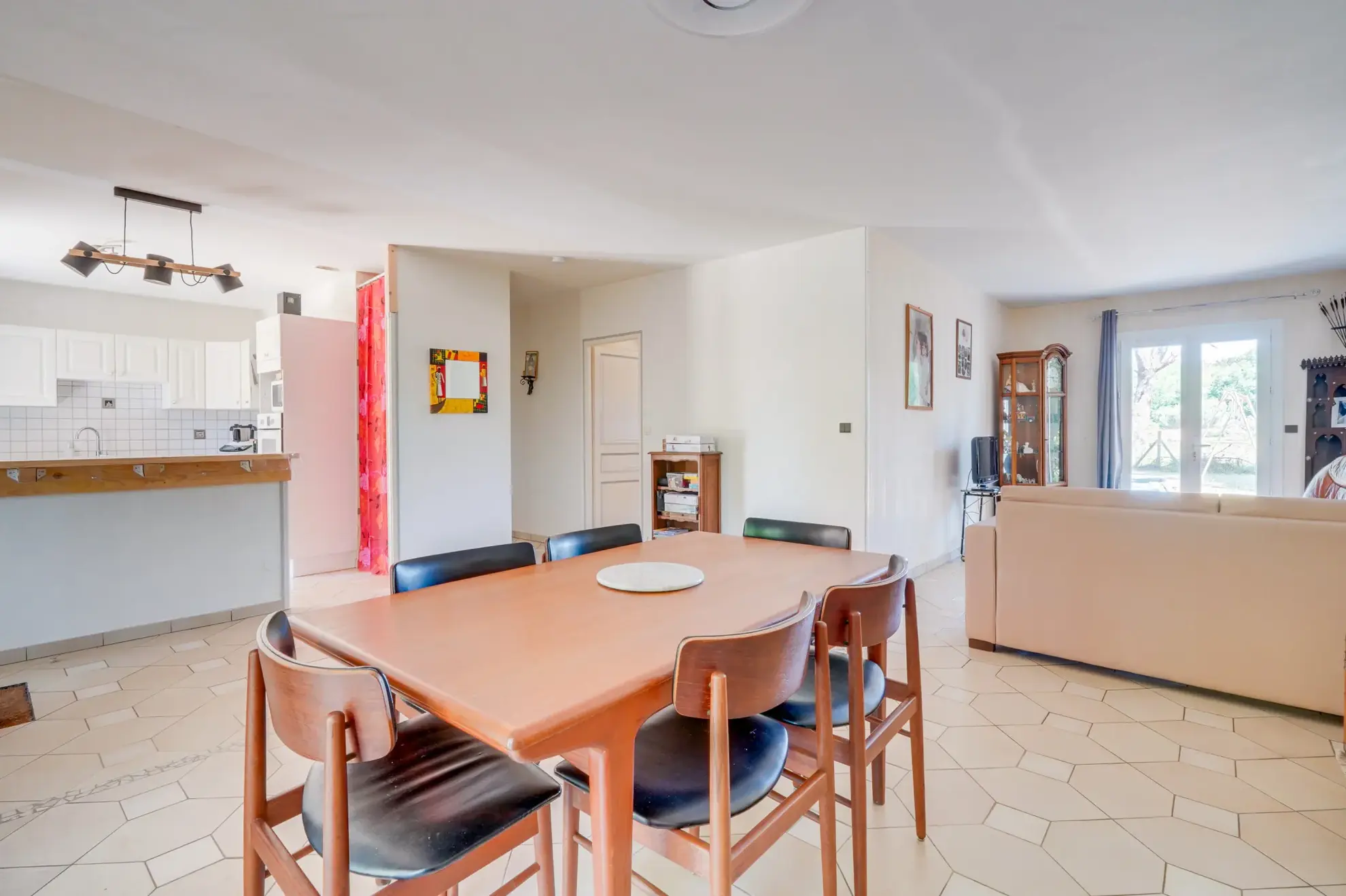 Maison 4 pièces de 92m² avec dépendances et jardin à Tauriac 