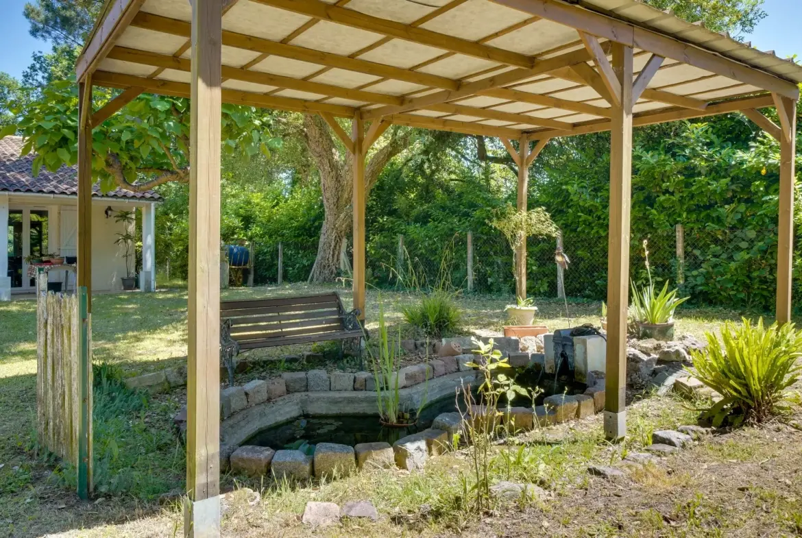 Maison 4 pièces de 92m² avec dépendances et jardin à Tauriac 