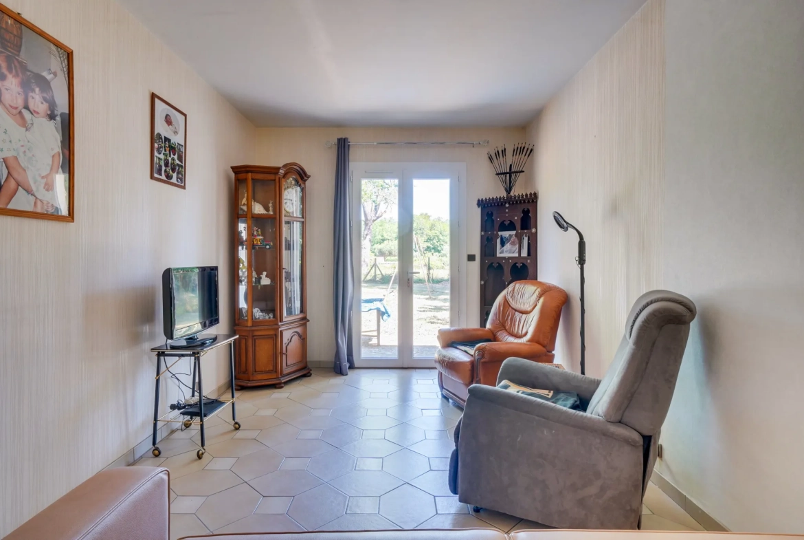 Maison 4 pièces de 92m² avec dépendances et jardin à Tauriac 