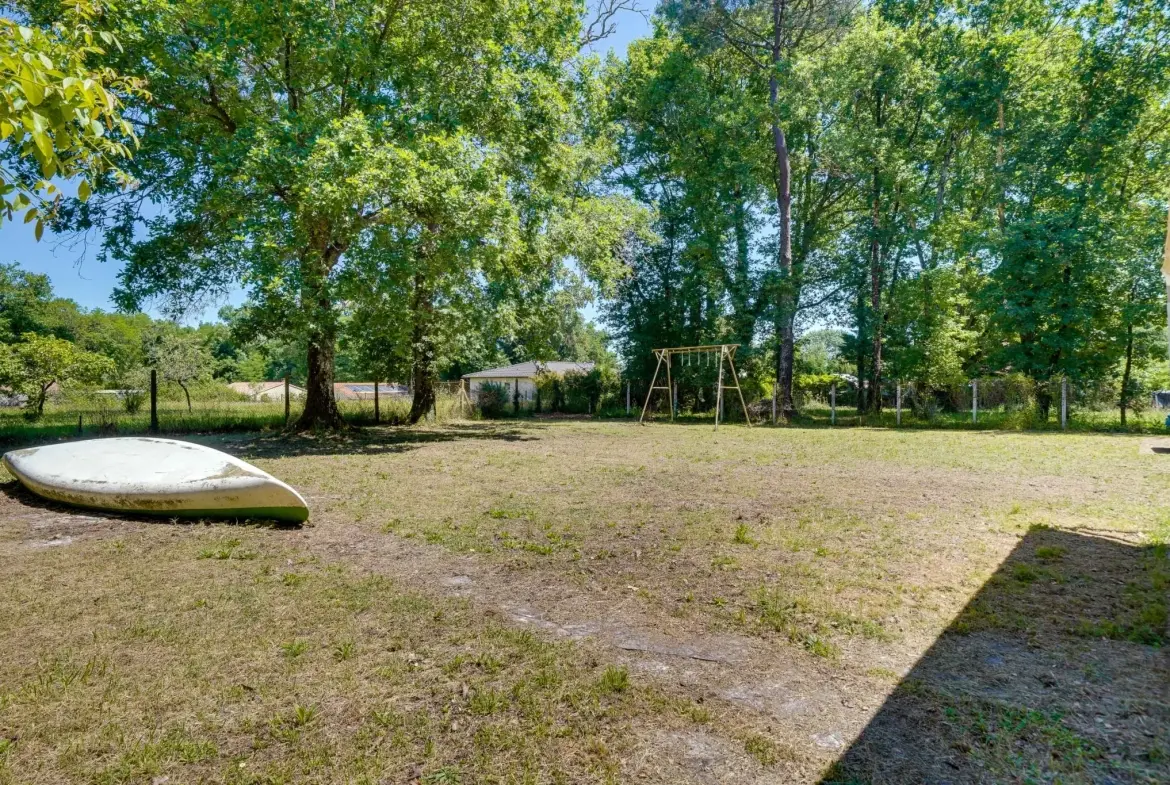 Maison 4 pièces de 92m² avec dépendances et jardin à Tauriac 