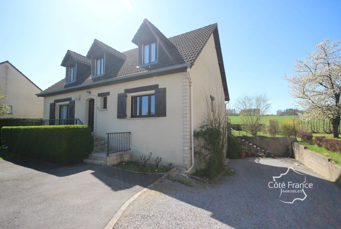 Maison familiale de plain-pied avec terrain proche de la nature à Rancennes 