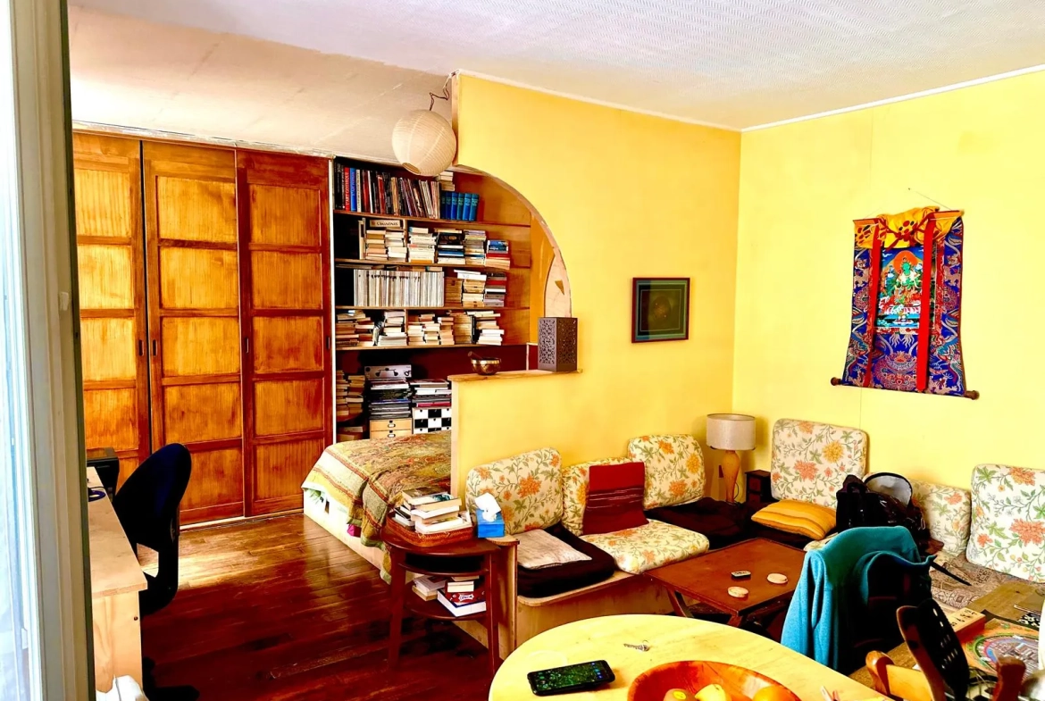Appartement 2 pièces avec terrasse à Paris 18ème – Bonne opportunité 