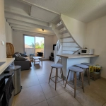 Charmant T2 en duplex à 1 km des plages avec terrasse plein sud et stationnement privé à La Seyne-sur-Mer