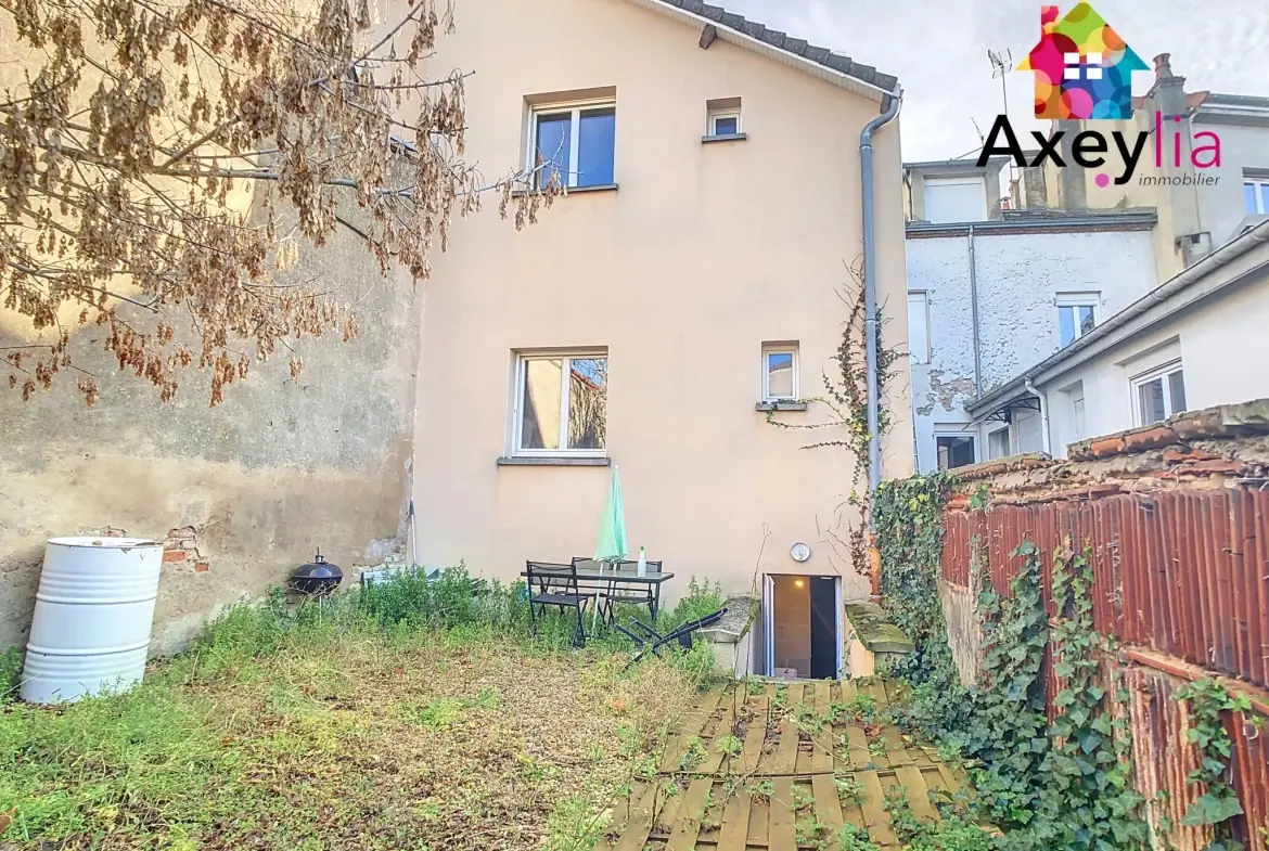Immeuble à vendre à Digoin avec local commercial et appartement loué 