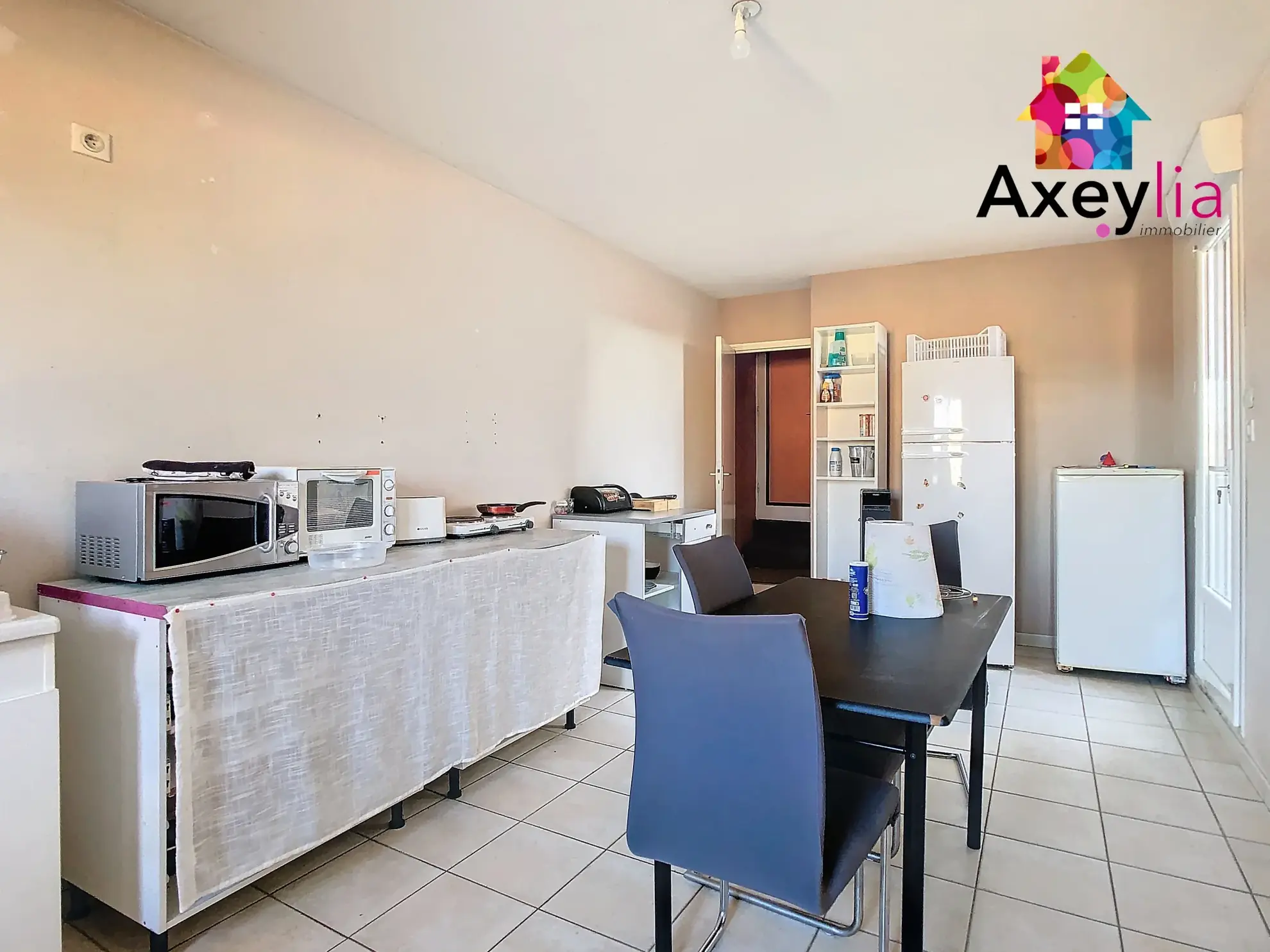 Immeuble à vendre à Digoin avec local commercial et appartement loué 