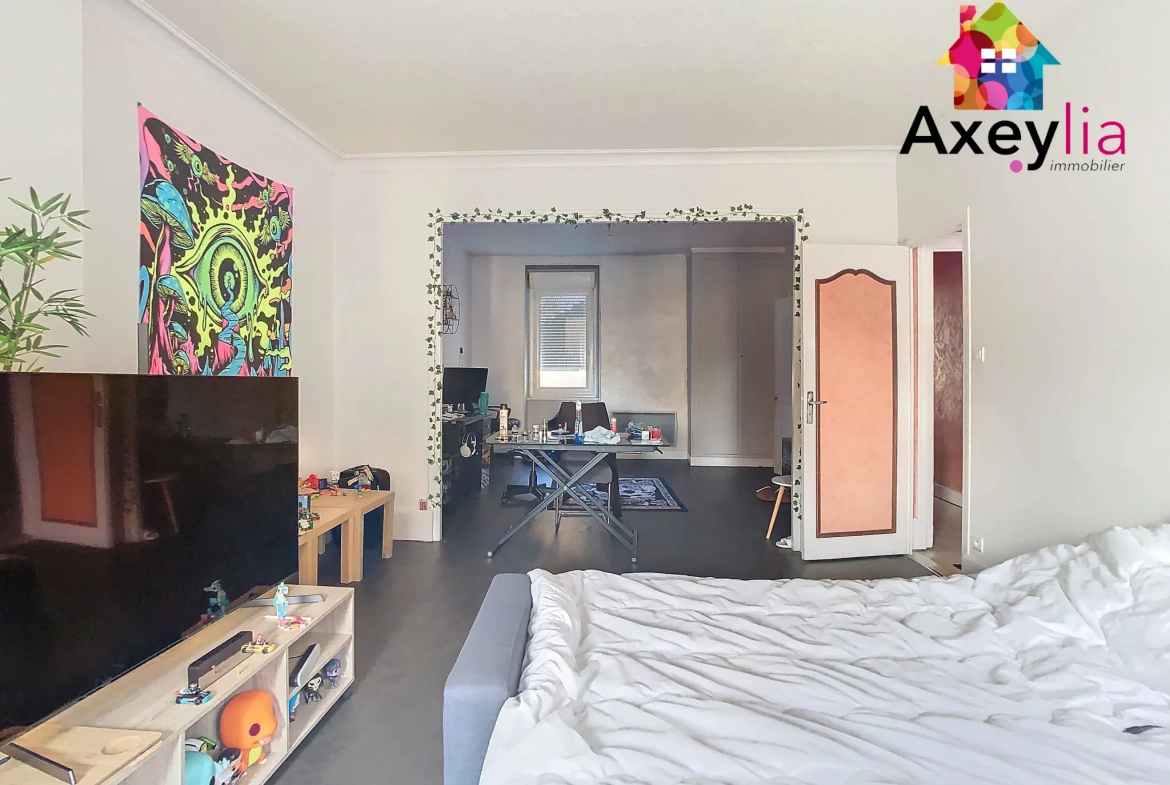 Immeuble à vendre à Digoin avec local commercial et appartement loué 