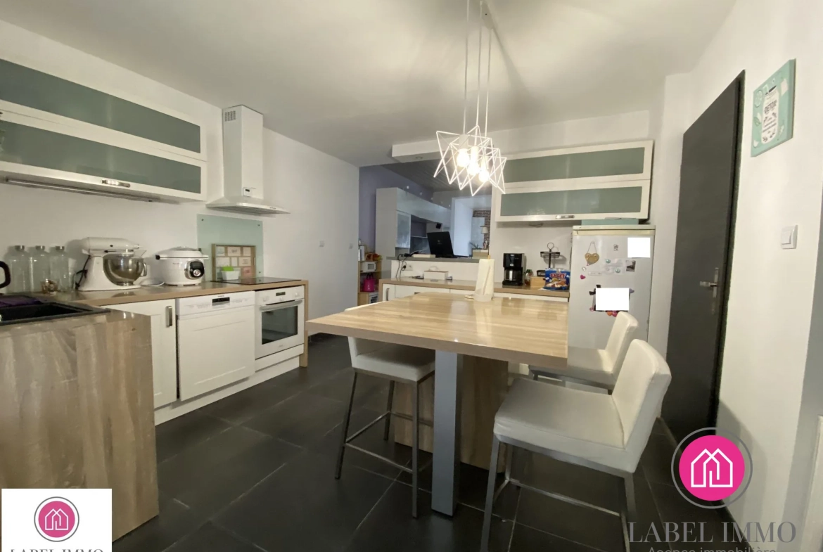 Maison semi-individuelle avec jardin et espace polyvalent à Lourches 