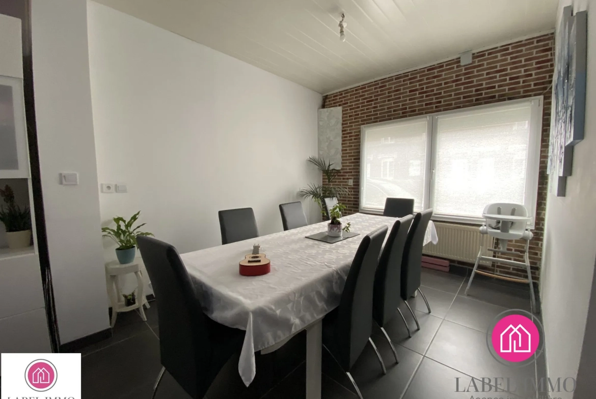 Maison semi-individuelle avec jardin et espace polyvalent à Lourches 