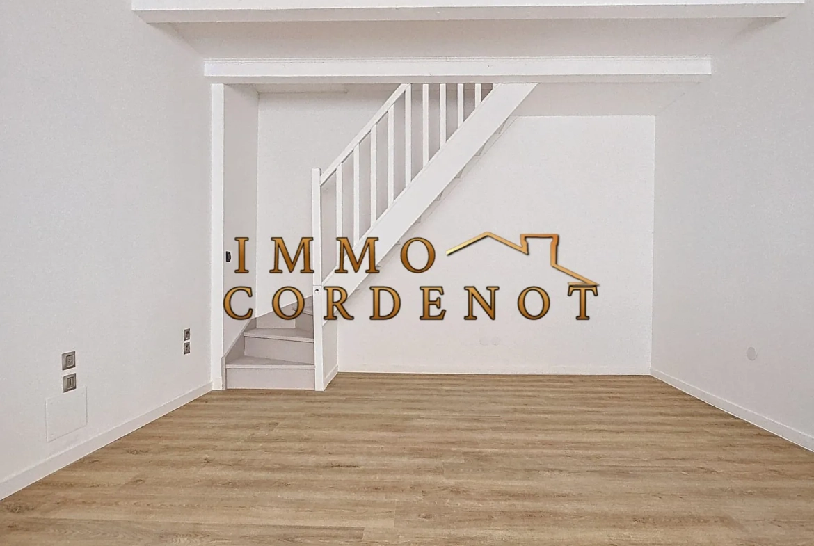 Maison à Néoules avec 3 chambres, suite parentale et commodités à proximité 