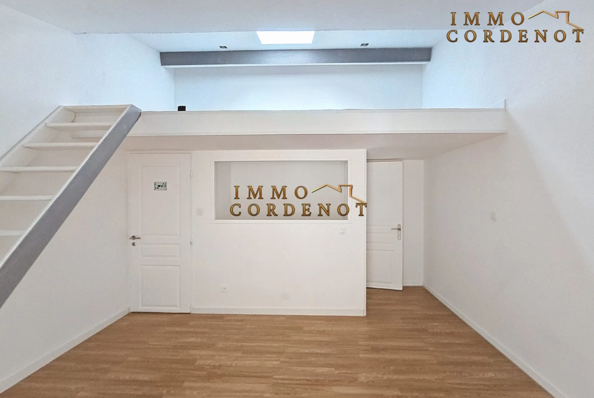 Maison à Néoules avec 3 chambres, suite parentale et commodités à proximité 