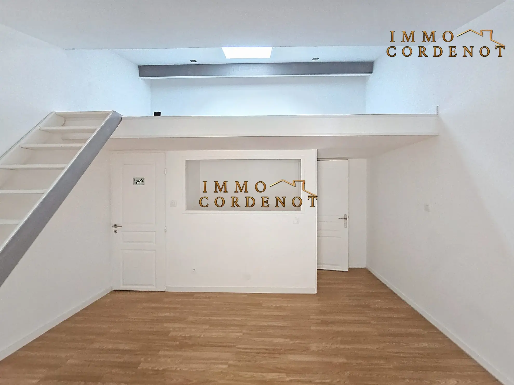 Maison à Néoules avec 3 chambres, suite parentale et commodités à proximité 